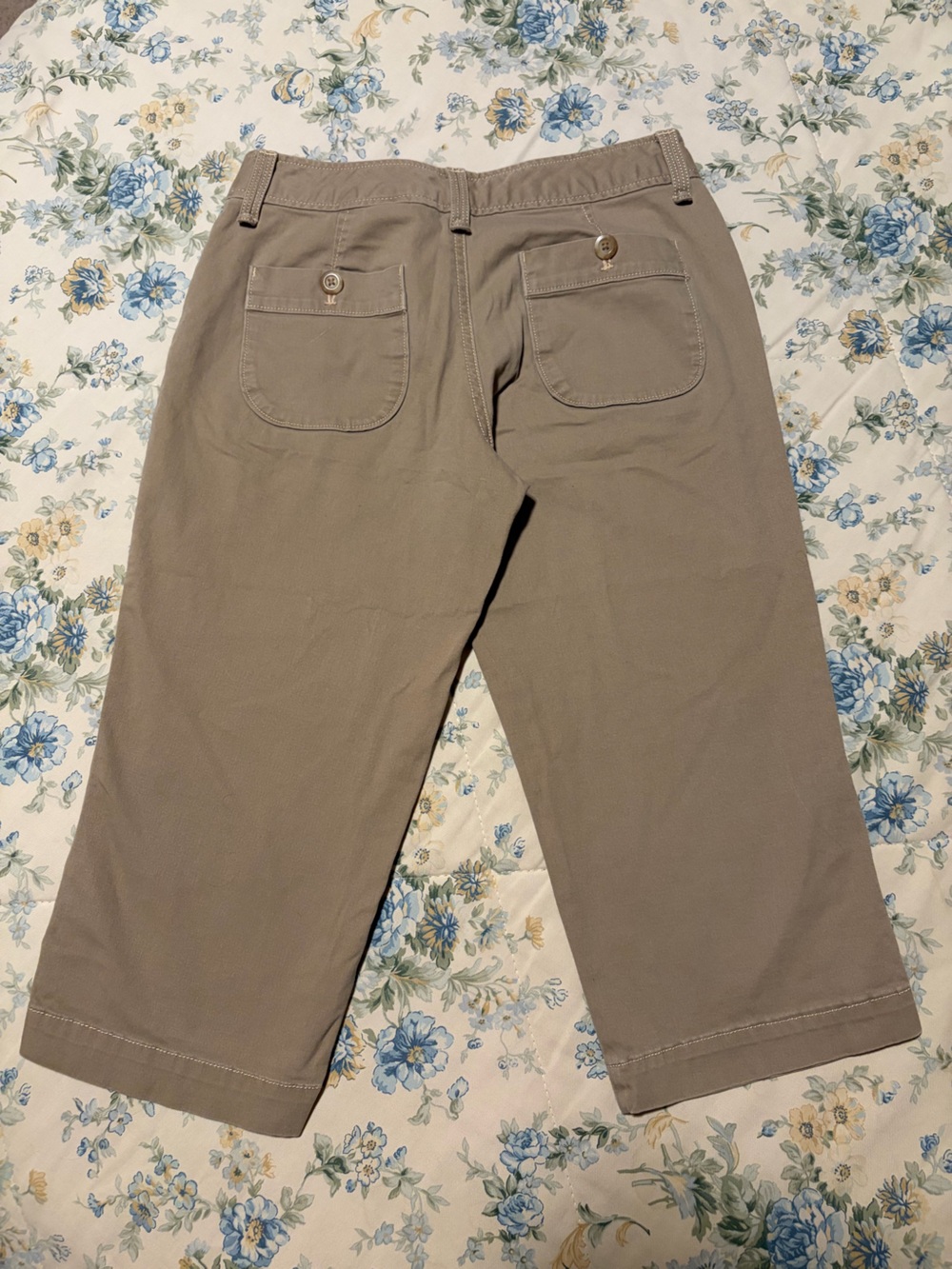 Eddie Bauer Women’s Khaki Stretch Capris